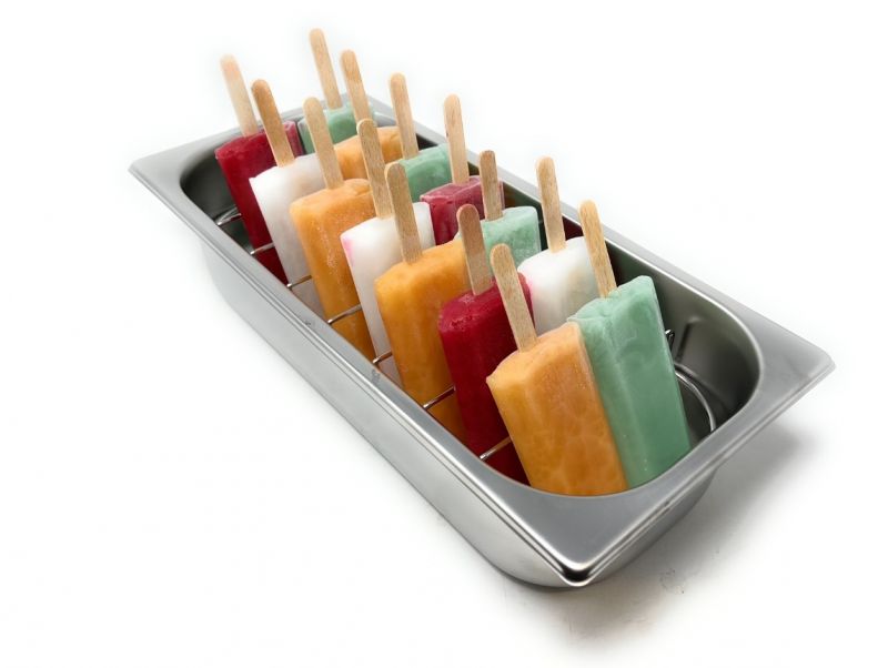 https://www.italiagroup.net/open2b/var/products/32/58/0-ded43964-800-VGGR04-Grid-brings-ice-cream-stick-to-stainless-steel-360x165-mm.jpg