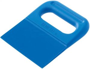 AC-TP Rigid pasta cutter in shockproof and scratchproof material dimensions: 6.5 x 13.5 cm.